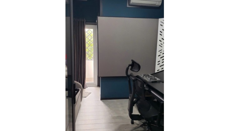 BÁN NHÀ HẺM XE HƠI LÂM VĂN BỀN, MẶT TIỀN HẺM KINH DOANH, 80M2, NHÀ ĐẸP, XE HOI VÔ NHÀ, CHỈ 7,6 TỶ